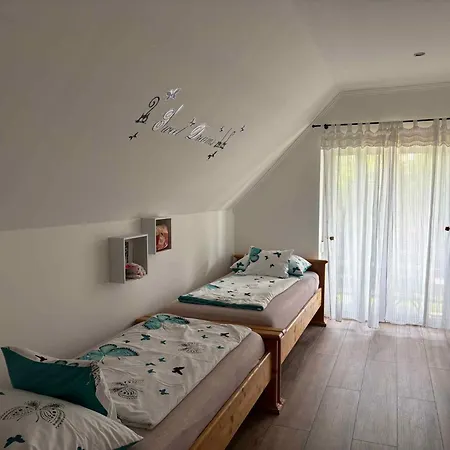In Balatonbereny/balaton 18047 Apartamento Balatonberény
