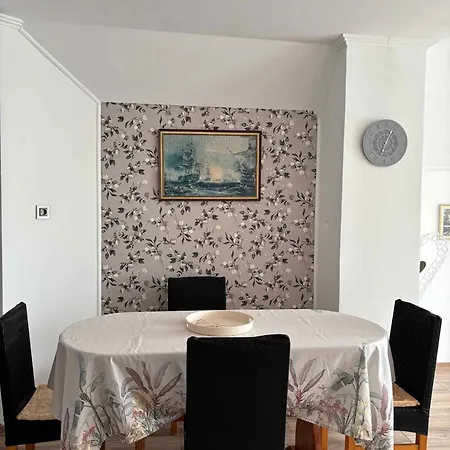 In Balatonbereny/balaton 18047 Apartamento Balatonberény