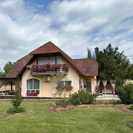 In - Balaton 18047 Daire