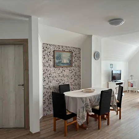 In - Balaton 18047 Апартаменты