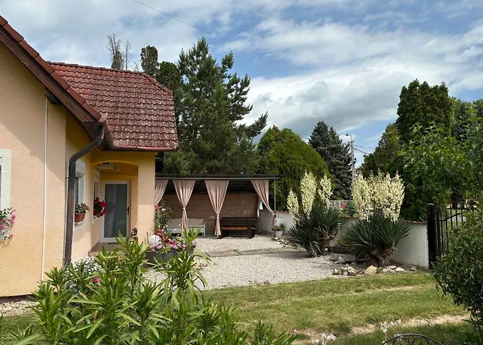 In - Balaton 18047 דירה